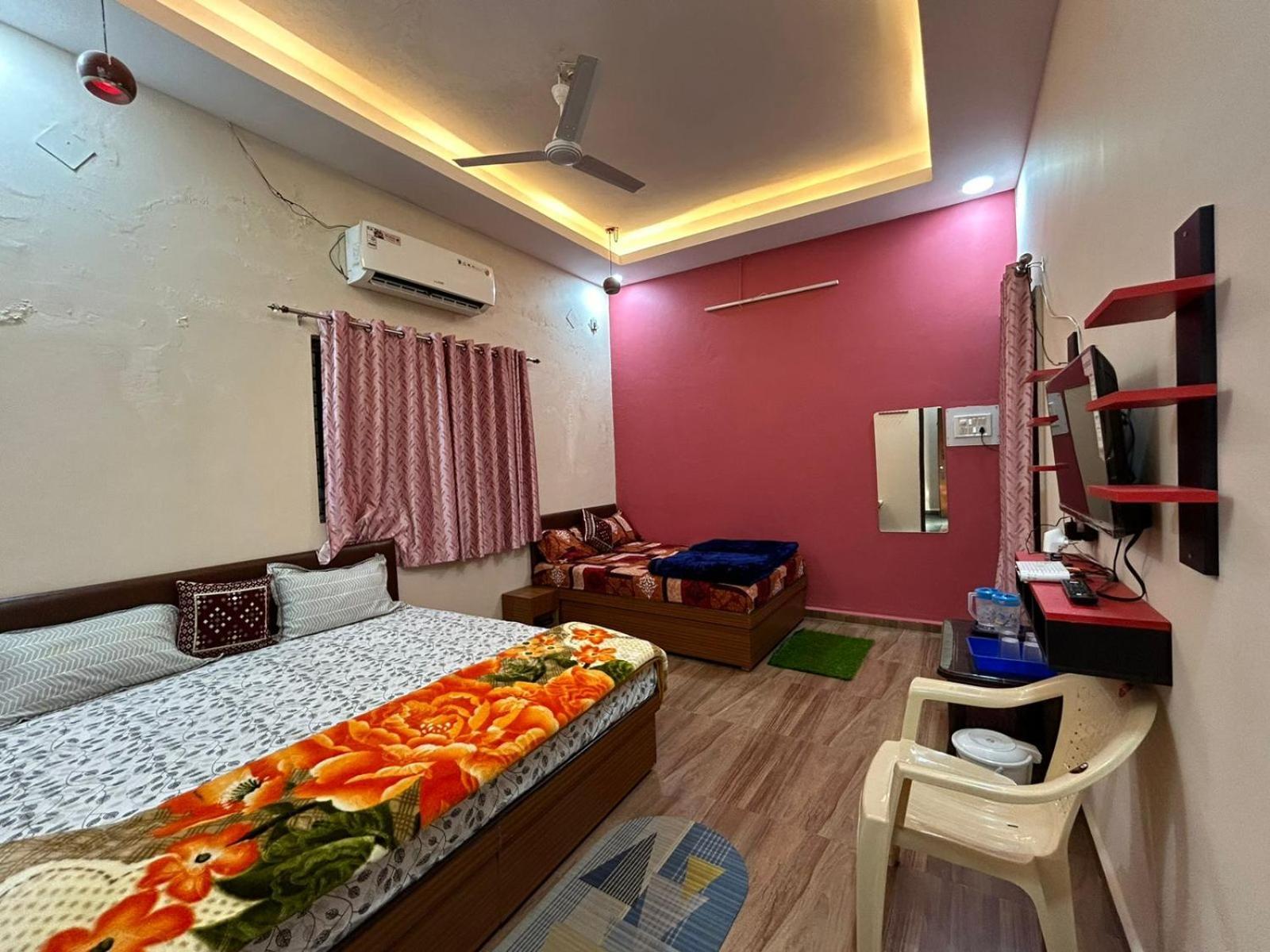 Aashirwad Residency Bed & Breakfast Ujjain Room photo